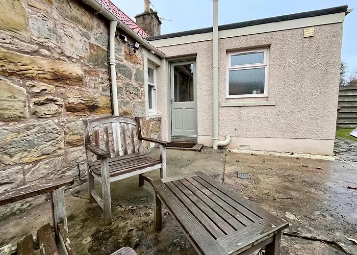 Beach Cottage In A Tranquil Location